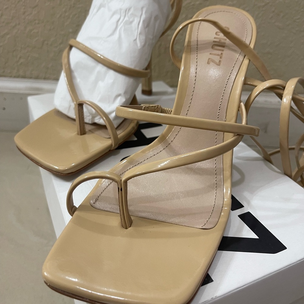 SCHUTZ Sandalia Salto Alto -Nude